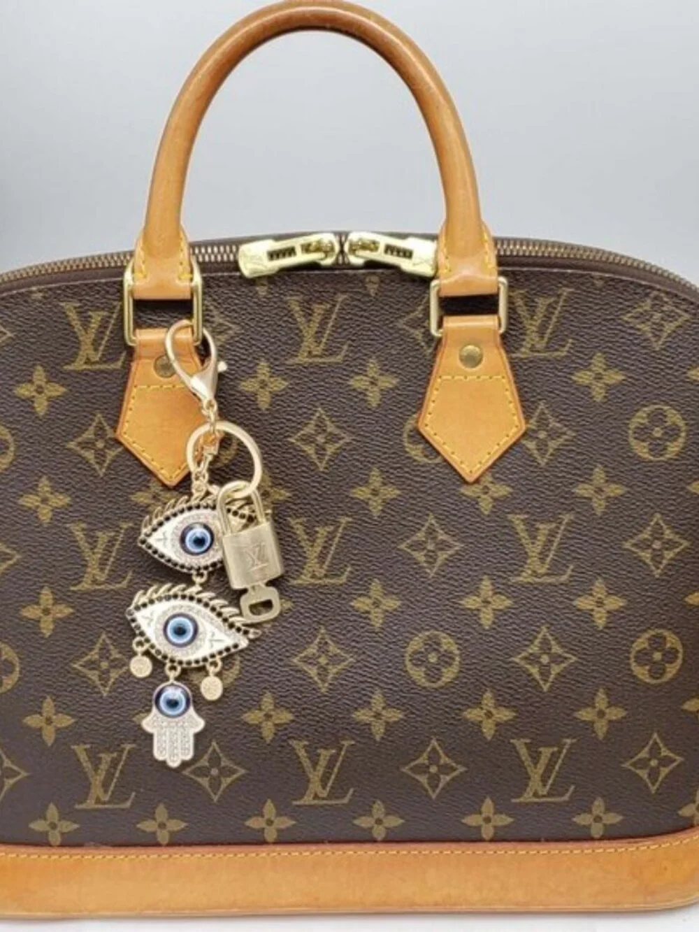 LV Authentic Gold Padlock 🔒 Key Set w/ Unbranded Evil Eye Keychain Charm